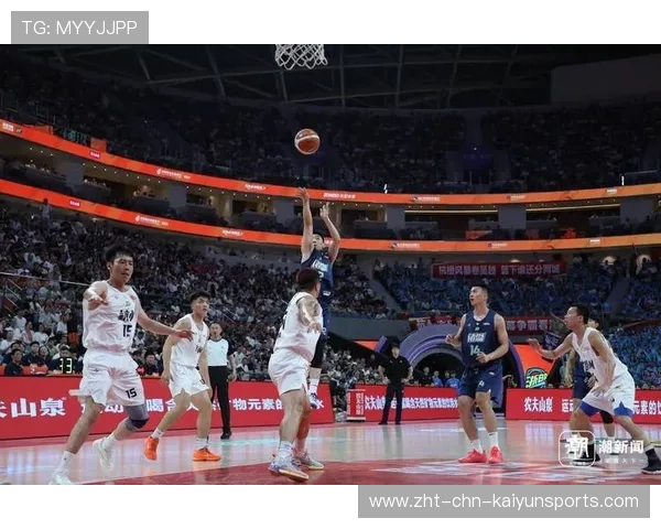 球迷的呐喊点燃中国篮球之夜，中国篮球之路在何方