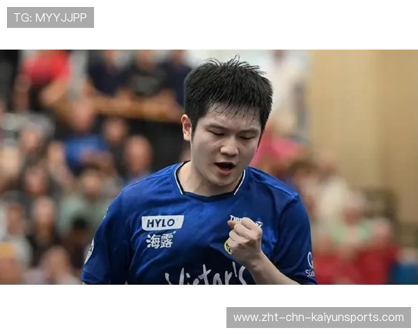 状态回归!尹航点赞樊振东反手球神技,樊振东反手握拍 状态回归!尹航点赞樊振东反手球神技,樊振东反手握拍